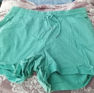 Woman's shorts